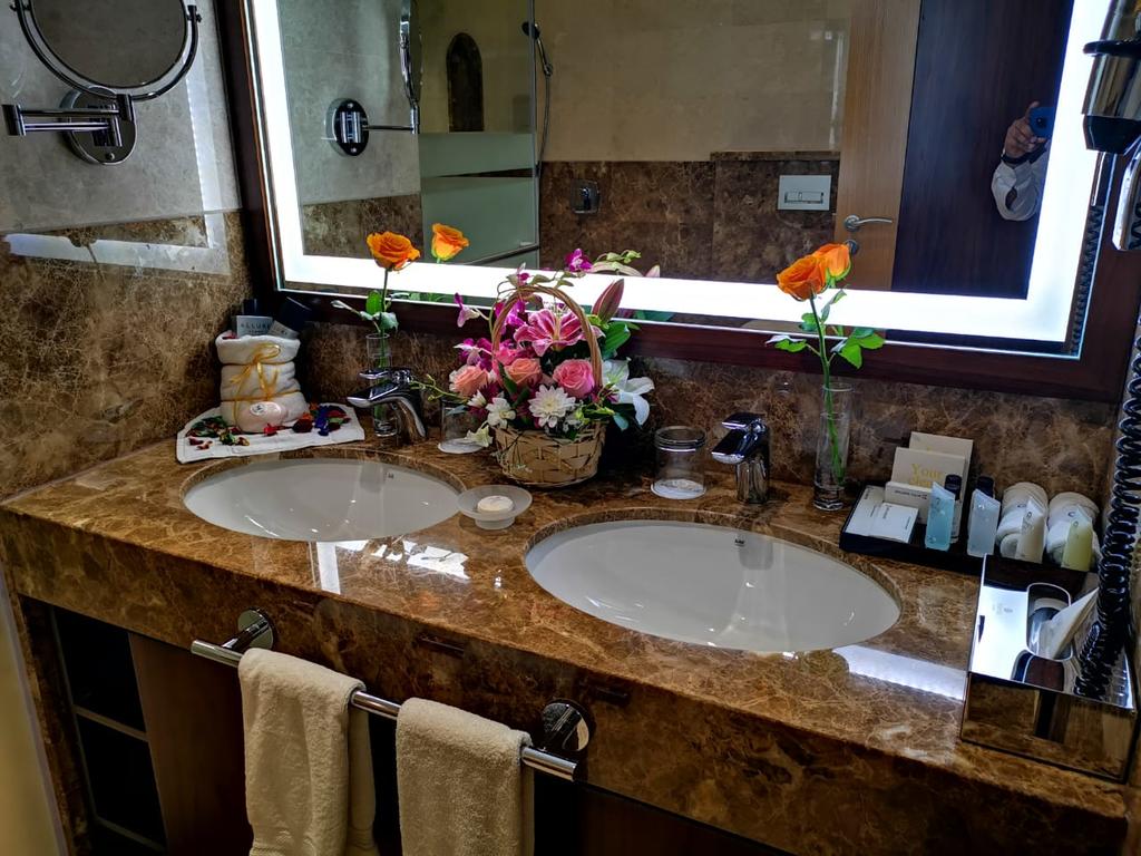 Golden Tulip Suites Dubai