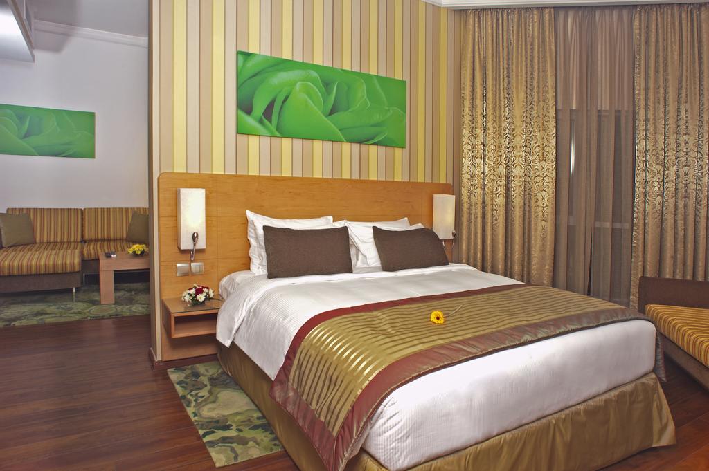 Al Khoory Executive Hotel, Al Wasl