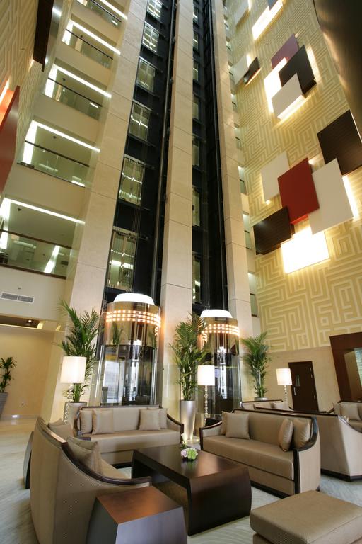Auris Plaza Hotel