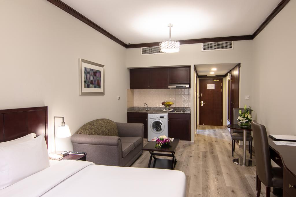 Savoy Crest Hotel Apartment