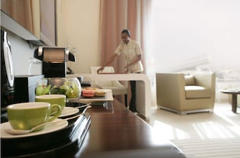 Auris Plaza Hotel