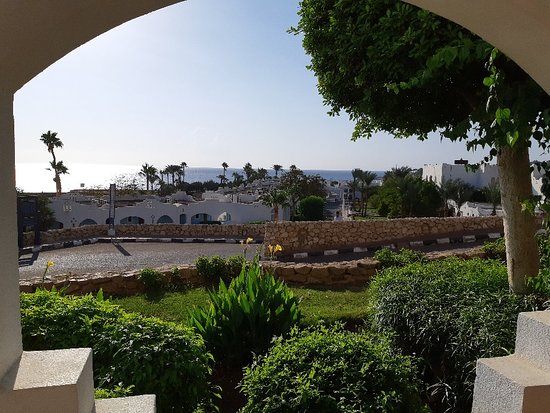 Domina Oasis Hotel & Resort