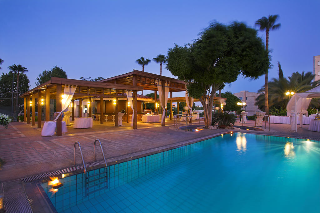 Ajax Hotel