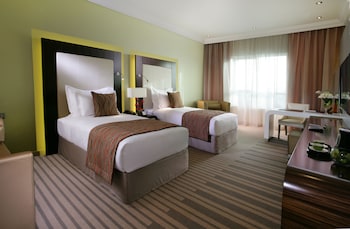 Auris Plaza Hotel