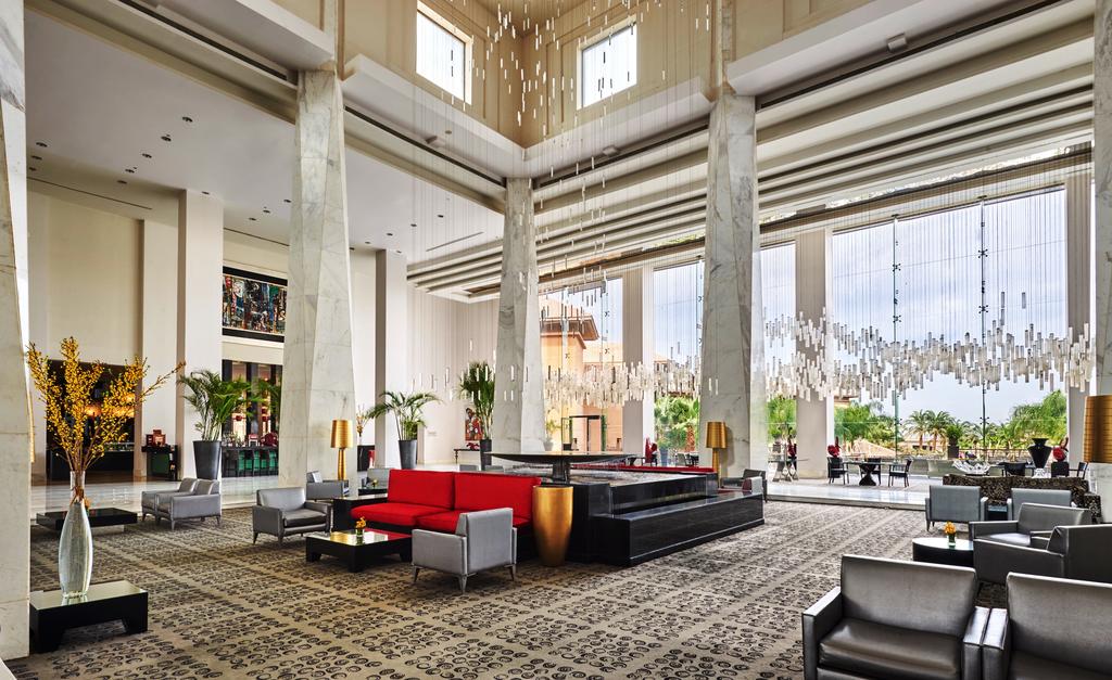 Dusit Thani LakeView Cairo