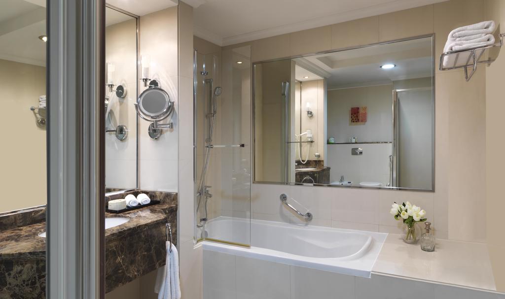 Park Regis Kris Kin Hotel