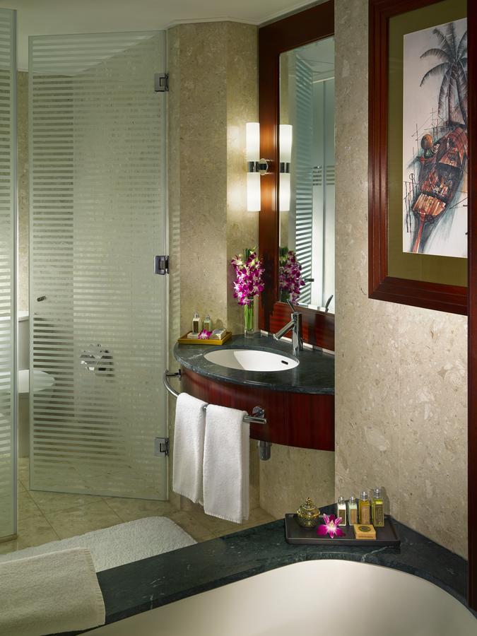 Dusit Thani Hotel