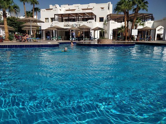 Domina Oasis Hotel & Resort