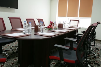 Auris Plaza Hotel