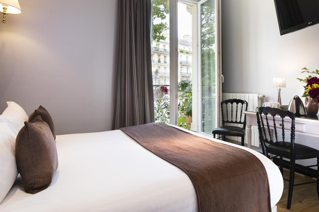 Hôtel Plaza Elysées