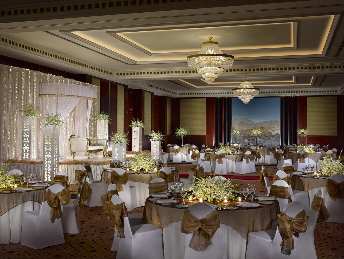 Dusit Thani Hotel