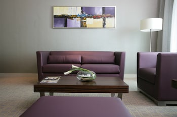 Auris Plaza Hotel