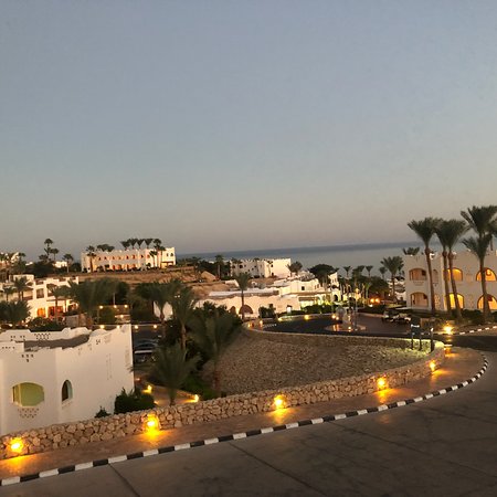 Domina Oasis Hotel & Resort