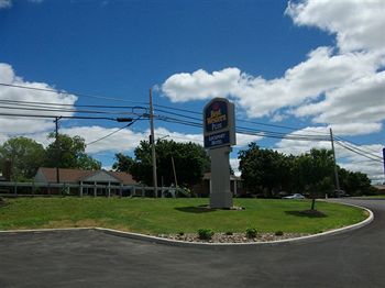 Holiday Inn Lockport Hotel