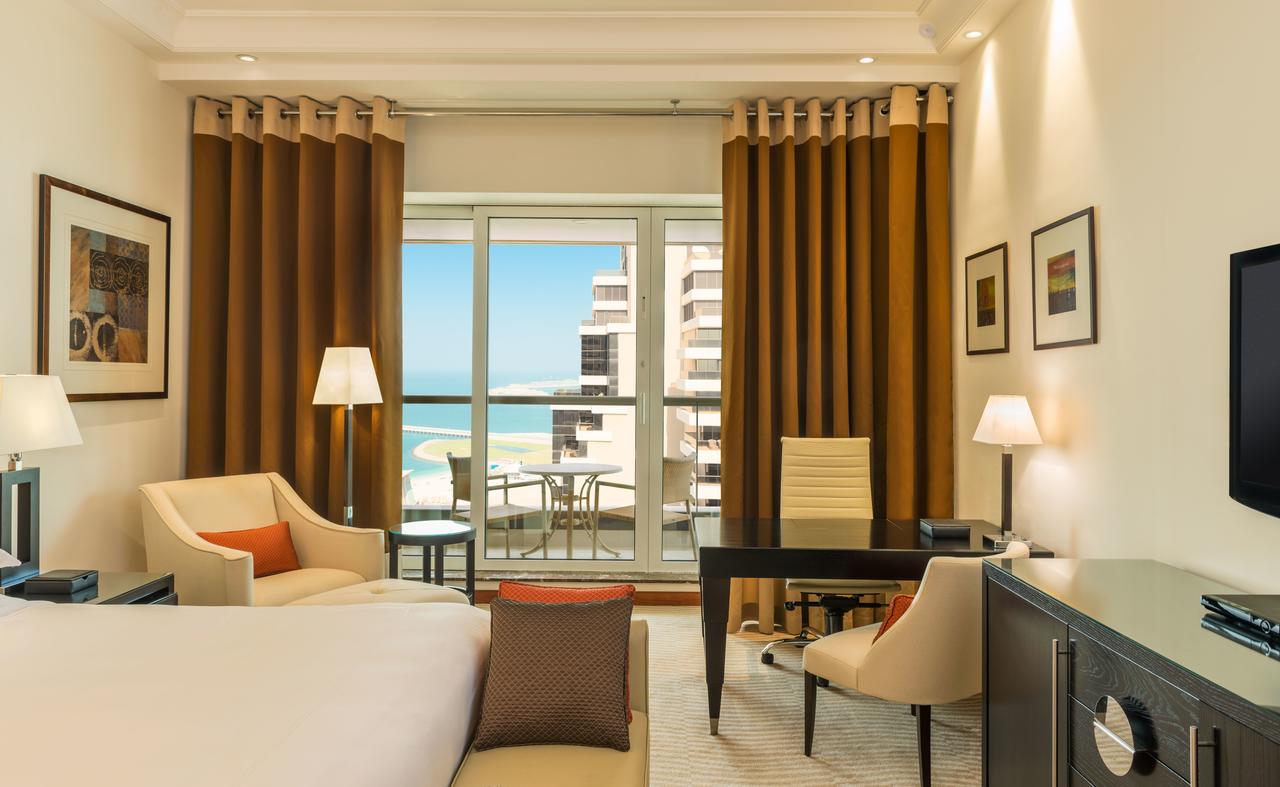 Grosvenor House Hotel and Apartments