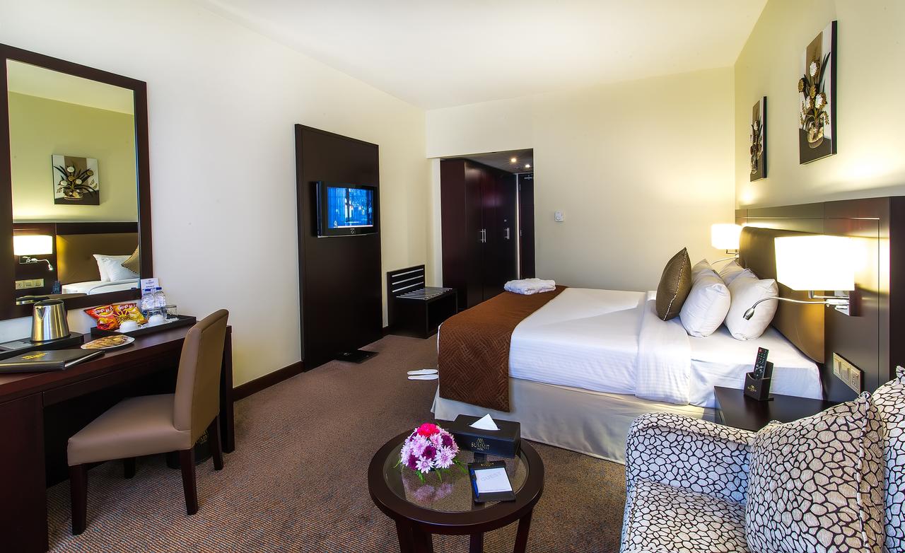 Summit Hotel