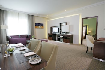 Auris Plaza Hotel