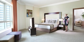 Auris Plaza Hotel