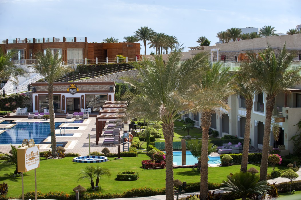 SUNRISE Grand Select Arabian Beach Resort