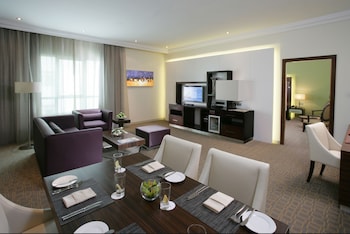 Auris Plaza Hotel