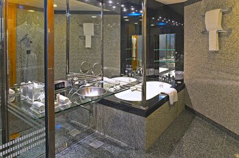 Hilton Dubai Creek