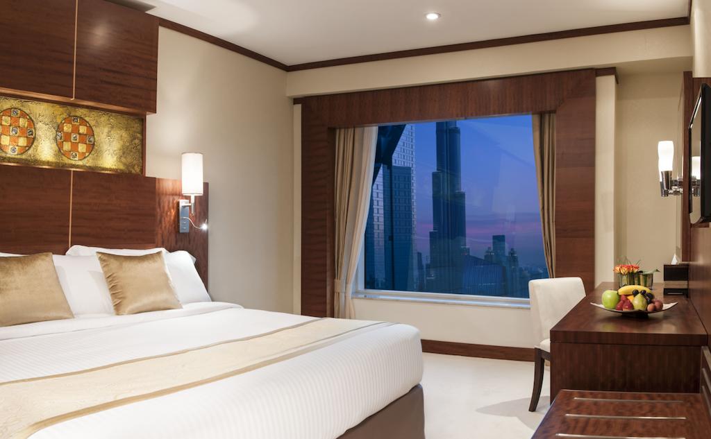 Carlton Downtown Hotel