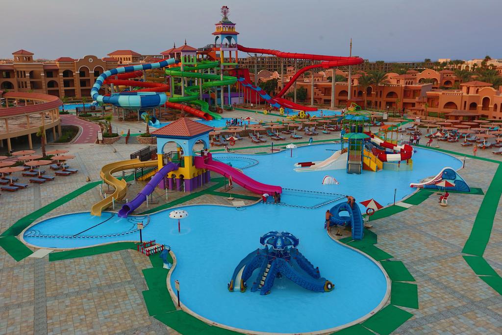 Charmillion Gardens Aquapark