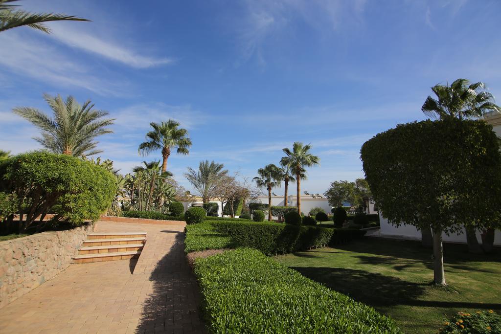 Club Reef Hotel
