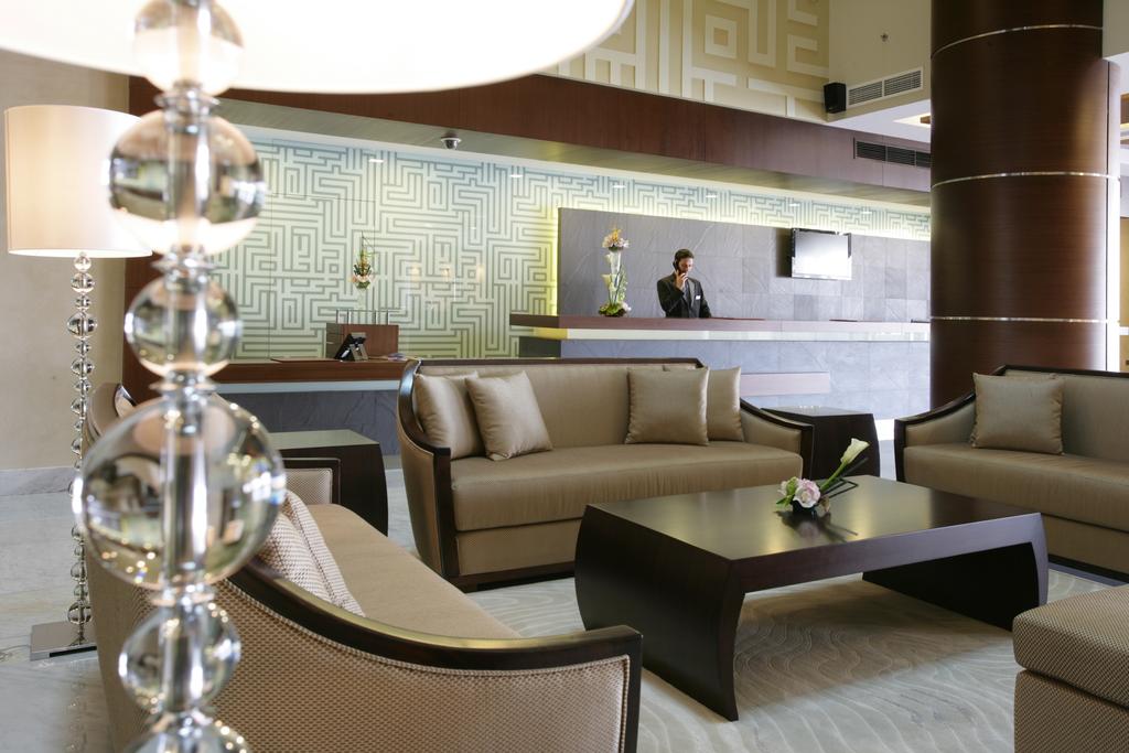 Auris Plaza Hotel