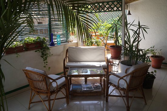 Longchamps Cairo Hotel