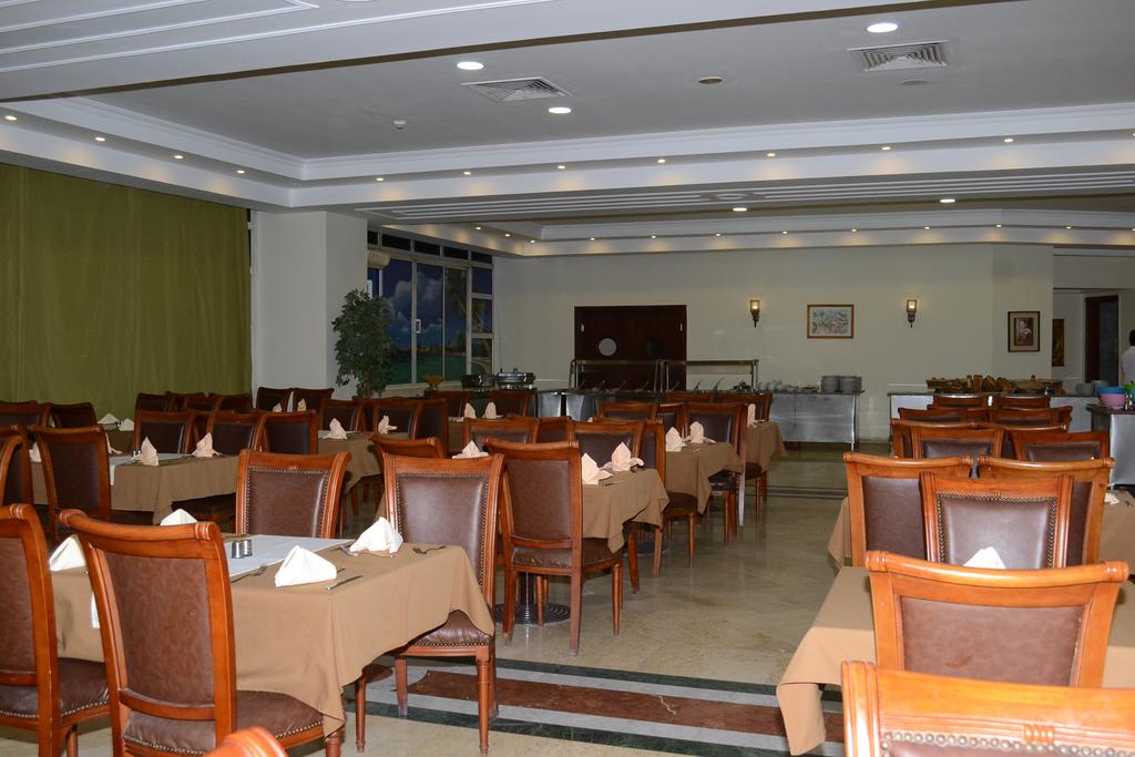 Roma Host Way Hotel & Aqua Park