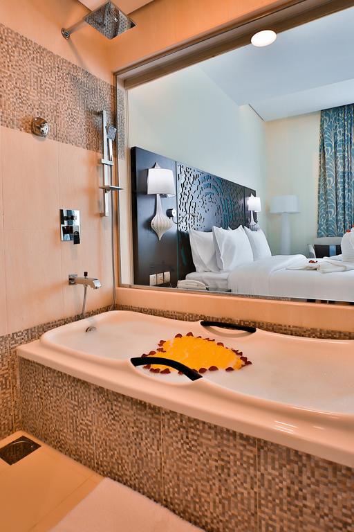 Signature Hotel