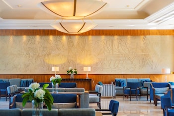 Ajax Hotel