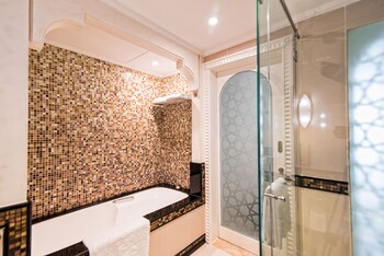 Habtoor Grand Resort, Autograph Collection