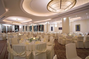 Ajax Hotel