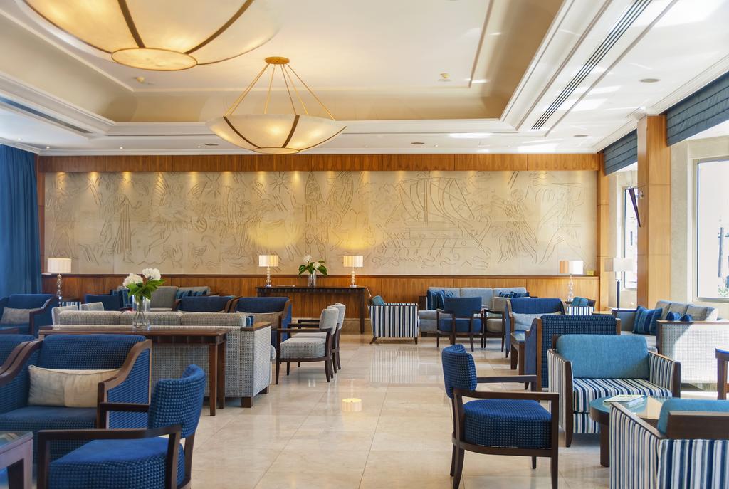 Ajax Hotel