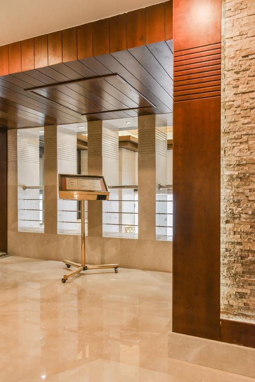 Golden Tulip Flamenco