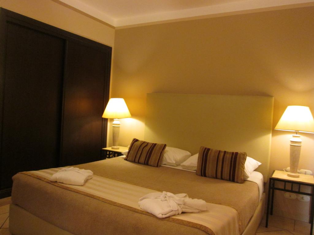 Sol Y Mar Ivory Suites
