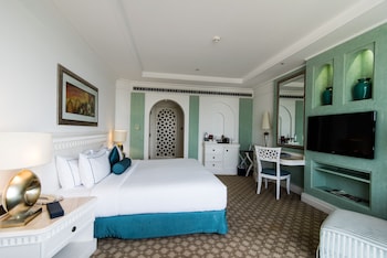 Habtoor Grand Resort, Autograph Collection
