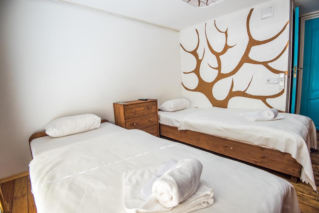 ARTWAY HOTEL
