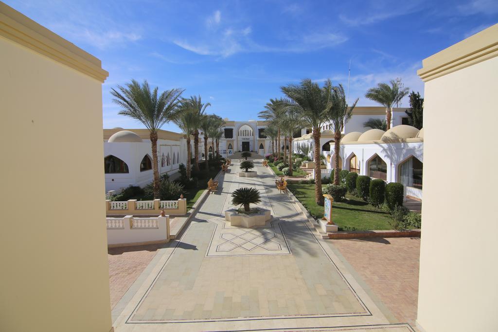 Club Reef Hotel