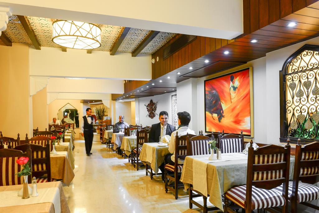 Golden Tulip Flamenco