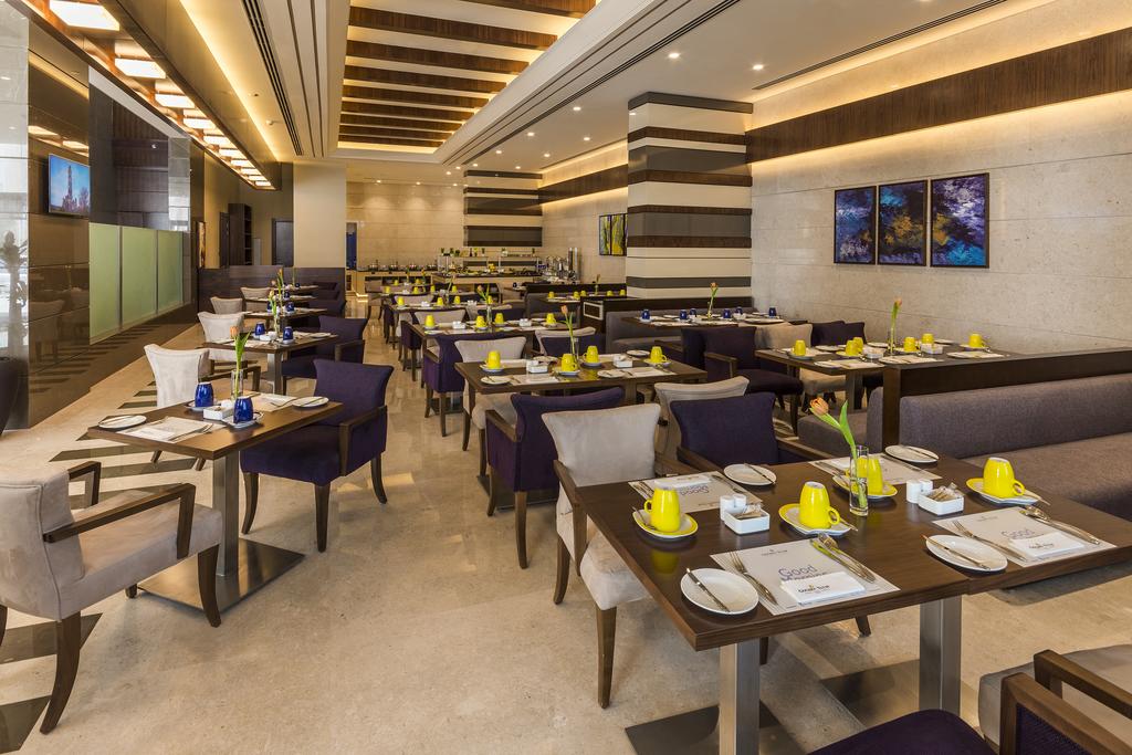 Golden Tulip Suites Dubai
