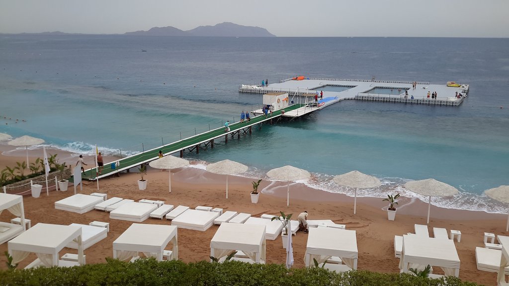 Domina Oasis Hotel & Resort