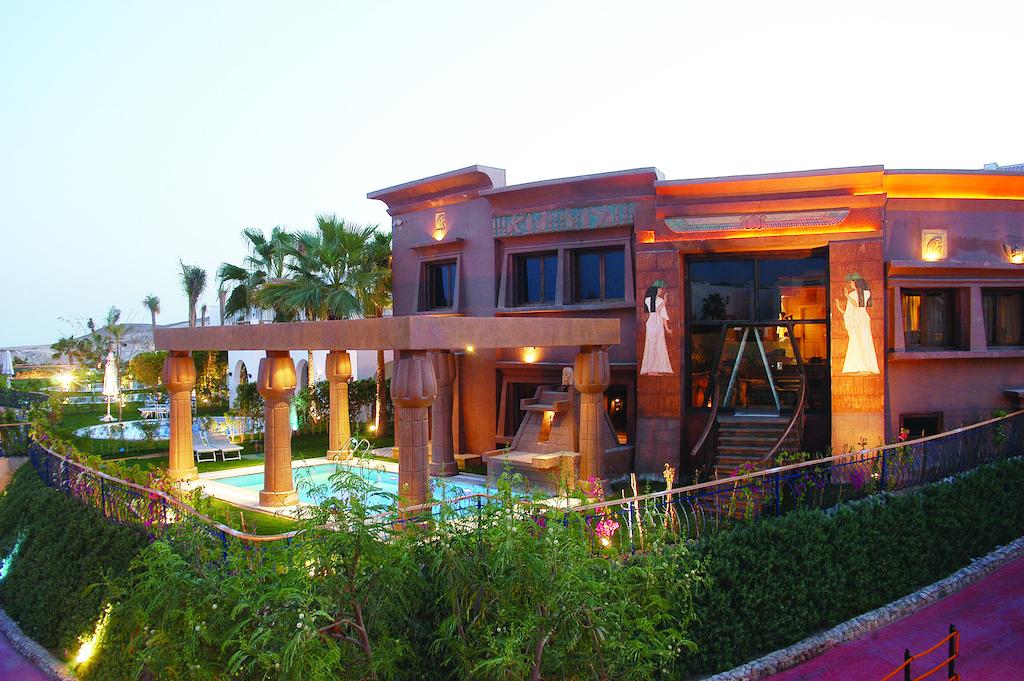 Royal Savoy Hotel and Villas
