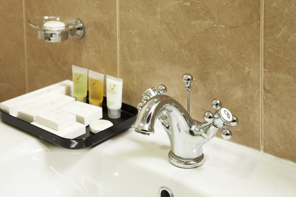 Al Waleed Palace Hotel Apartments