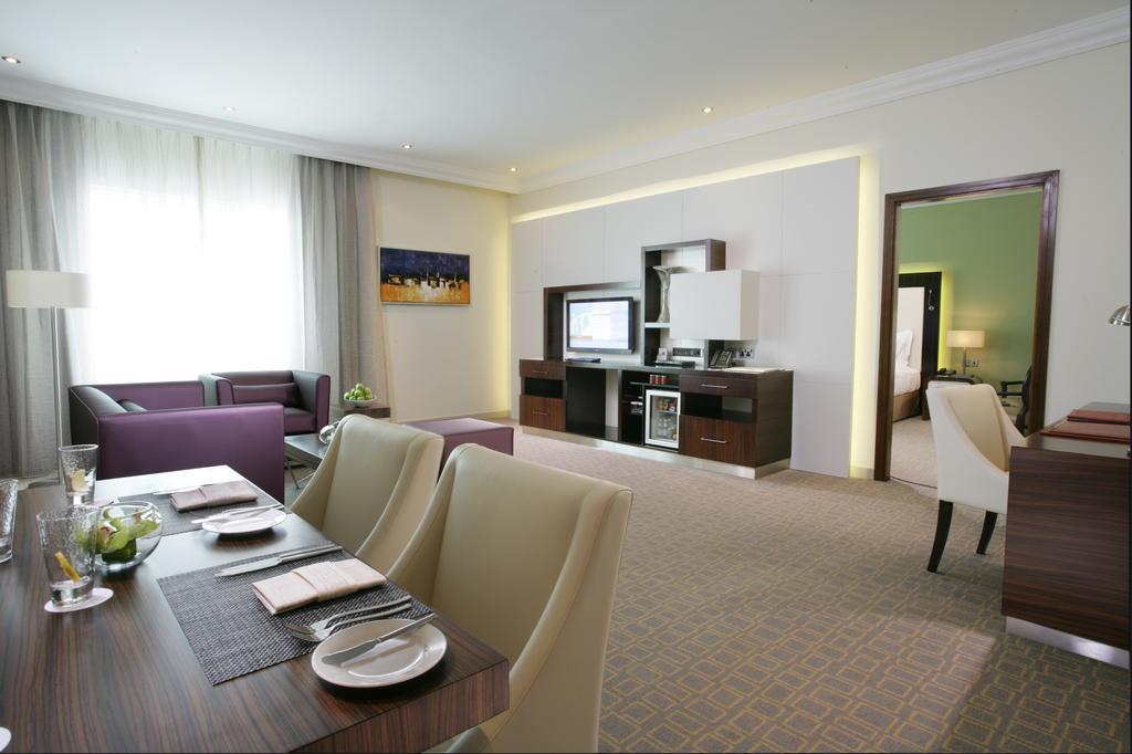 Auris Plaza Hotel