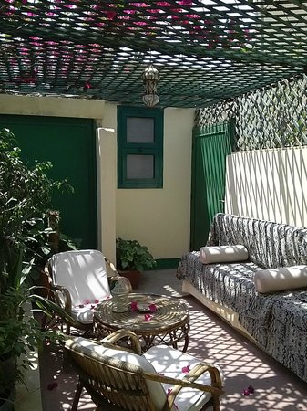 Longchamps Cairo Hotel