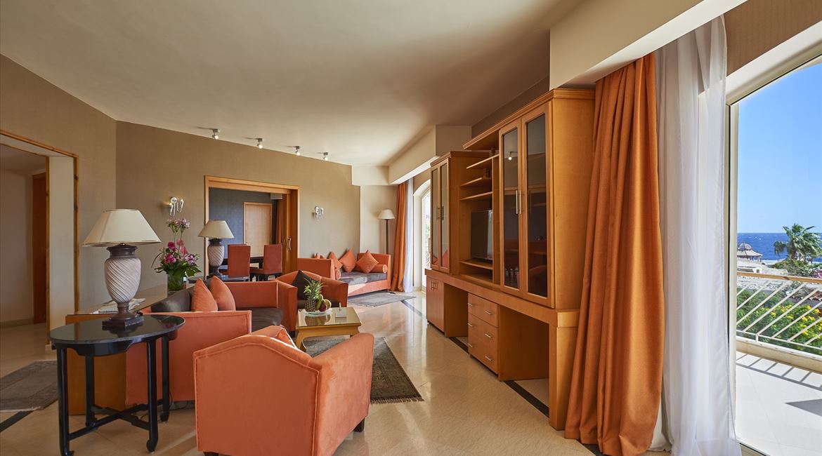 Parrotel Beach Resort