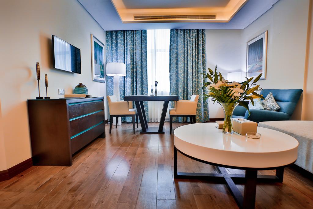 Signature Hotel